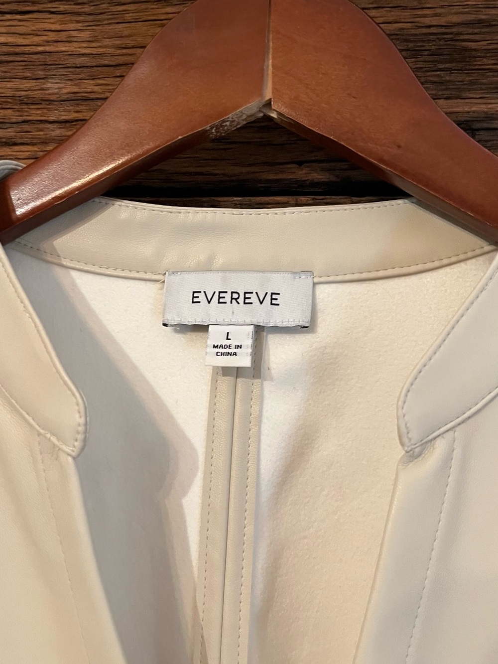Evereve vegan leather puff sleeve blouse split v-neck cream fall large - Picture 3 of 6